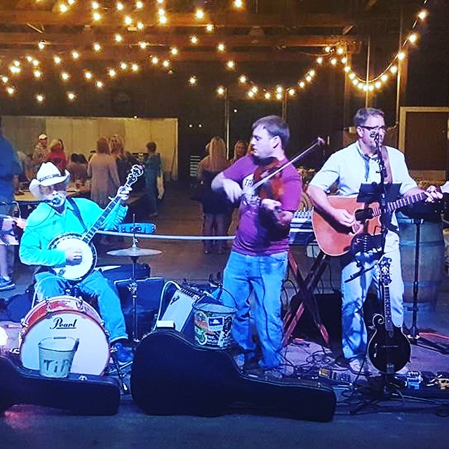 Bluegrass and BBQ @ 14 Bones w/ The Old Forge Mountain Boys