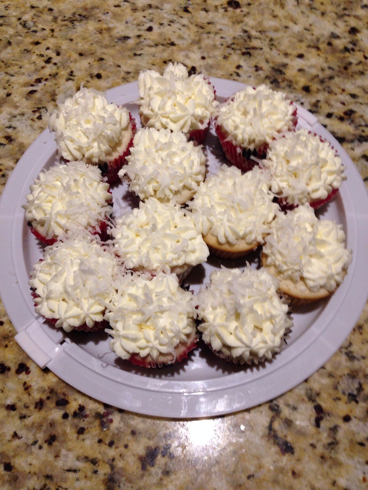Coconut Cream Pie Cupcakes With Coconut Mousse Filling
