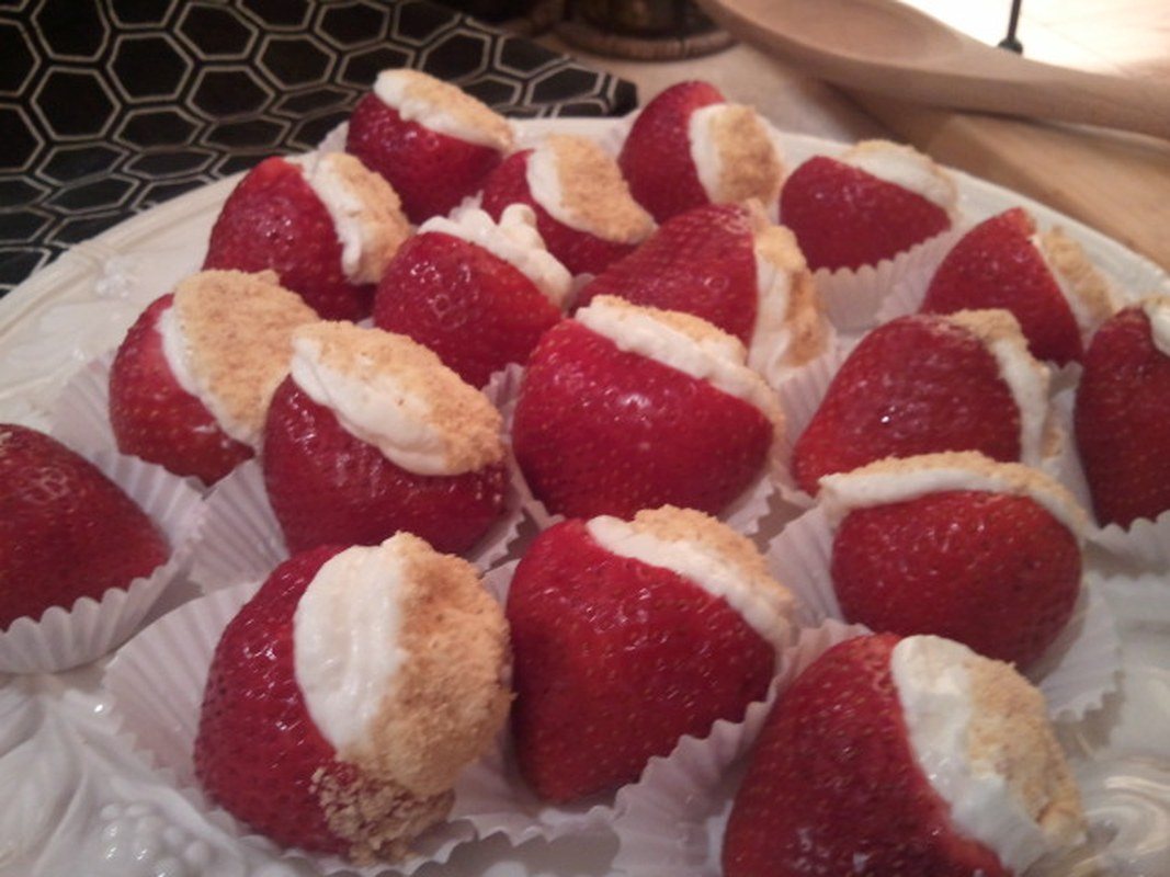 Summer Sweet Cheesecake Stuffed Strawberries