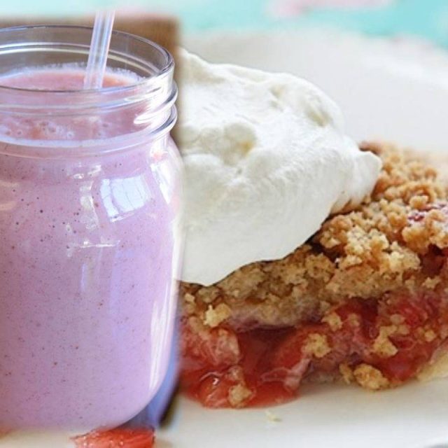 Strawberry Rhubarb Pie Smoothie