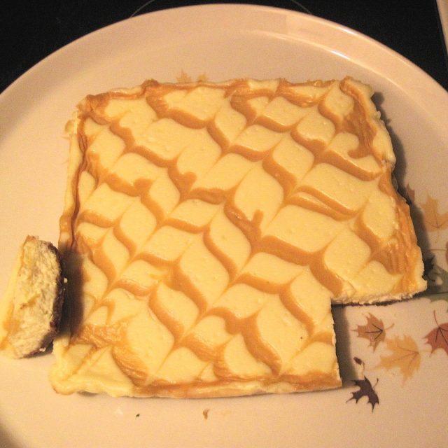 Cheesecake Bars On Ginger Snap Cookie Crust, With Mango Puree