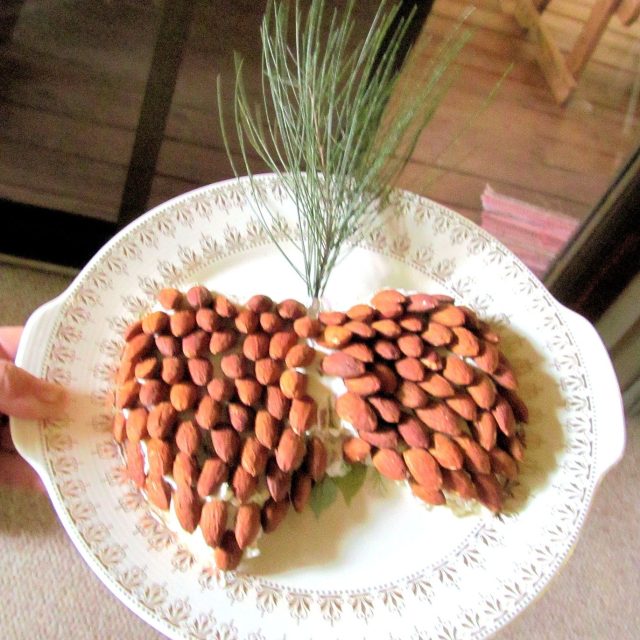 PineCone CreamCheese Spread