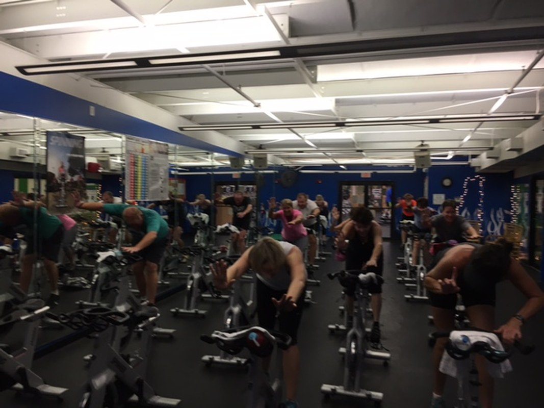 Lauries Spin Class Planking On The Spin Bike, Holding The Position For 60 Sec