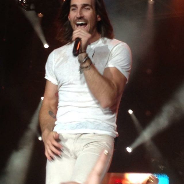 Jake Owen In Greensboro NC Before He Cut Is Hair