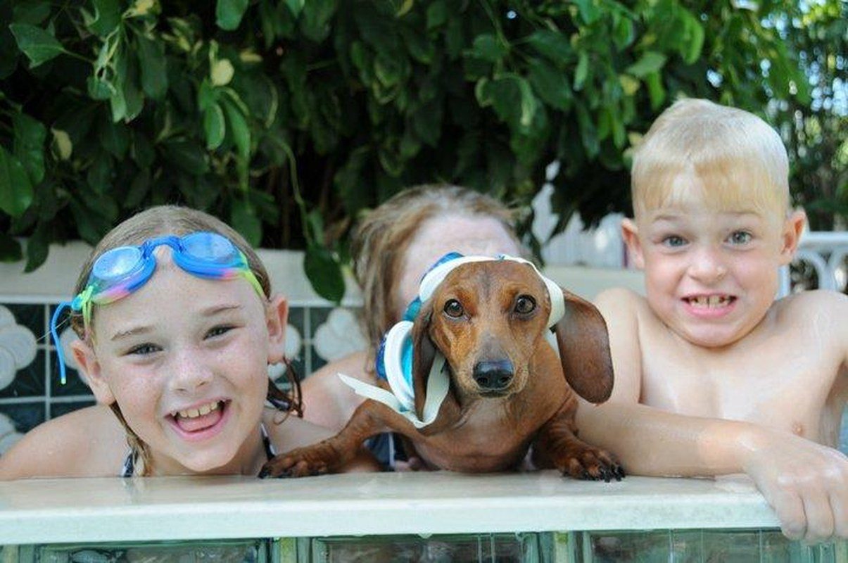Trudy Helps With Swimming Lessons