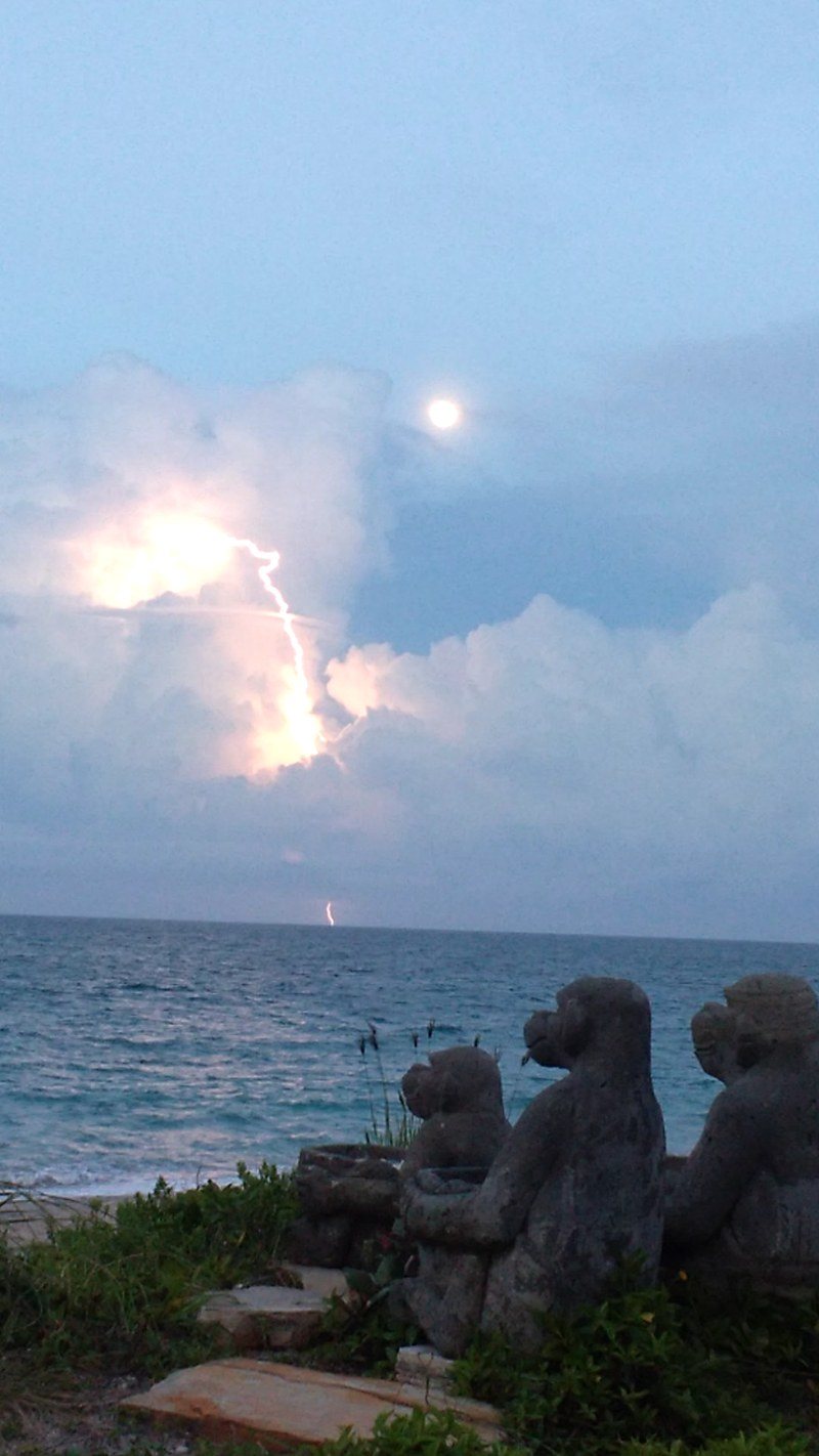 Moon Light Bolt