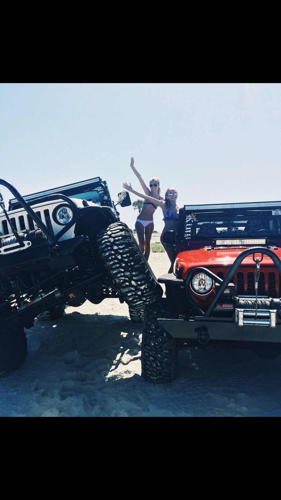 Beach Jeepin Girls