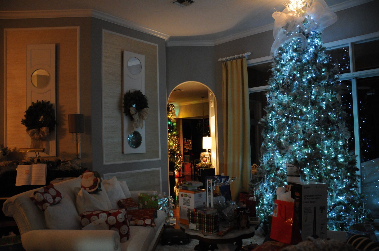 Joyce Craig's Christmas Living Room