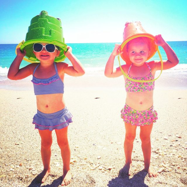 Beach Twins !!!