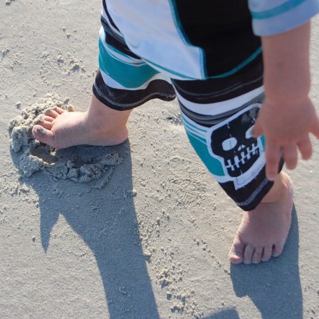 2 Sandy Feet, 10 Sandy Toes, A Set Of Wings He Now Boasts ☀️🙏🏼