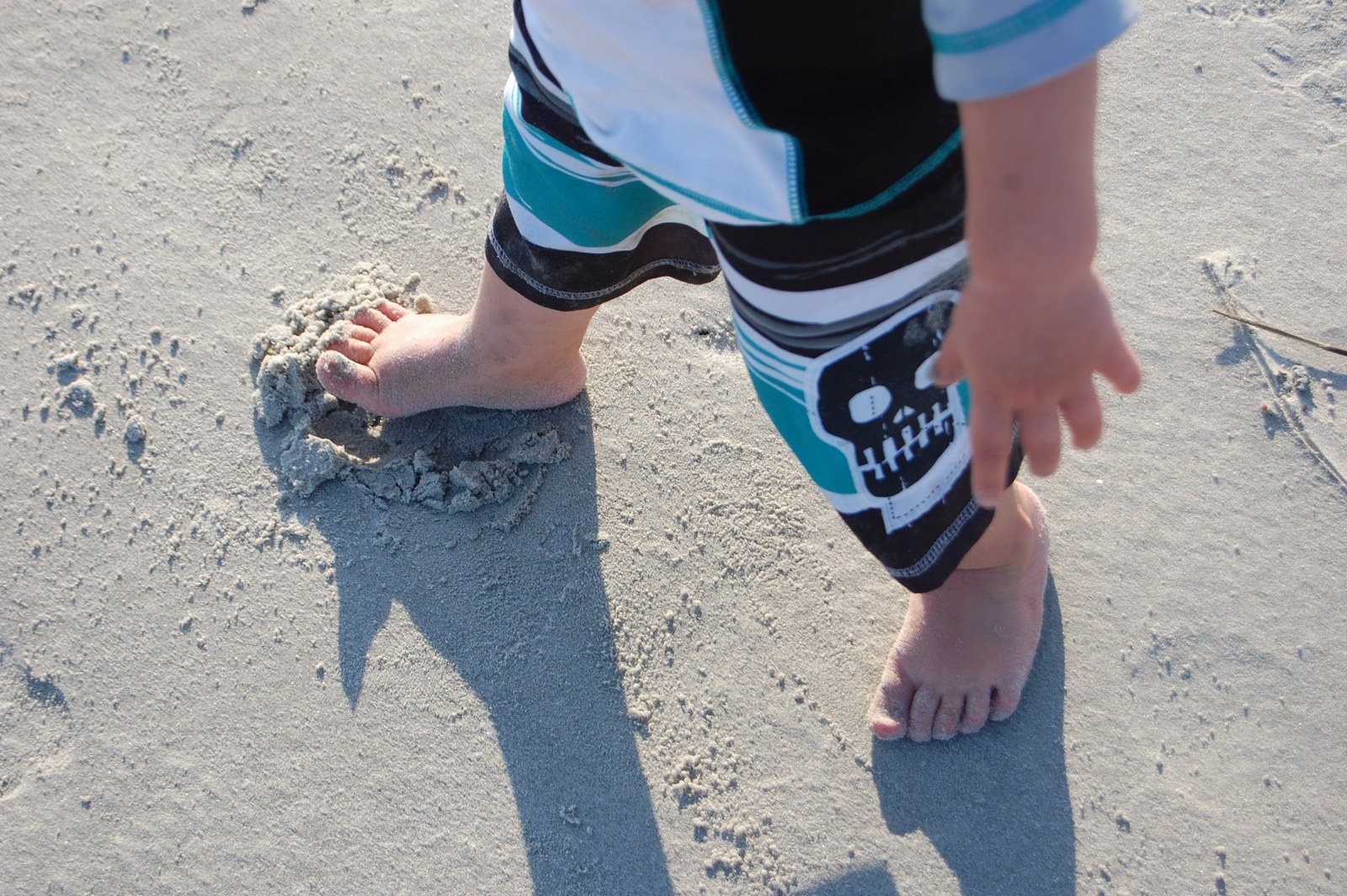 2 Sandy Feet, 10 Sandy Toes, A Set Of Wings He Now Boasts ☀️🙏🏼