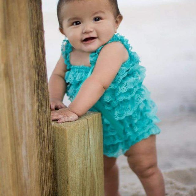 Sassy Pose & Sandy Toes In Good Ol Vero💙🏖️✌️