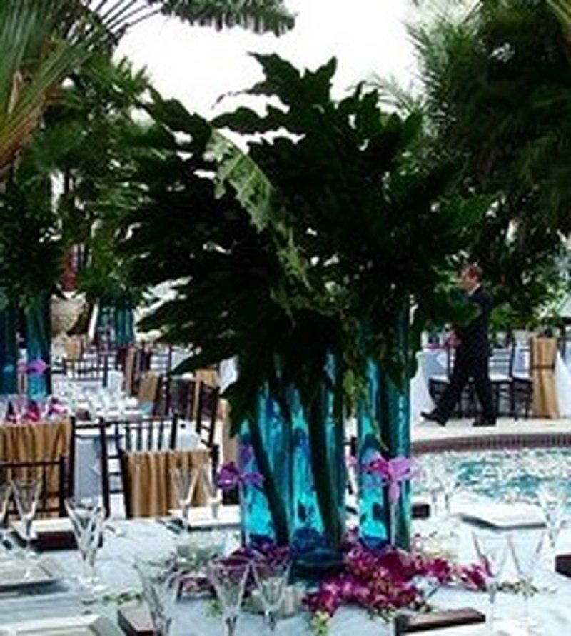 Natural Flair Gives Table The Perfect Look