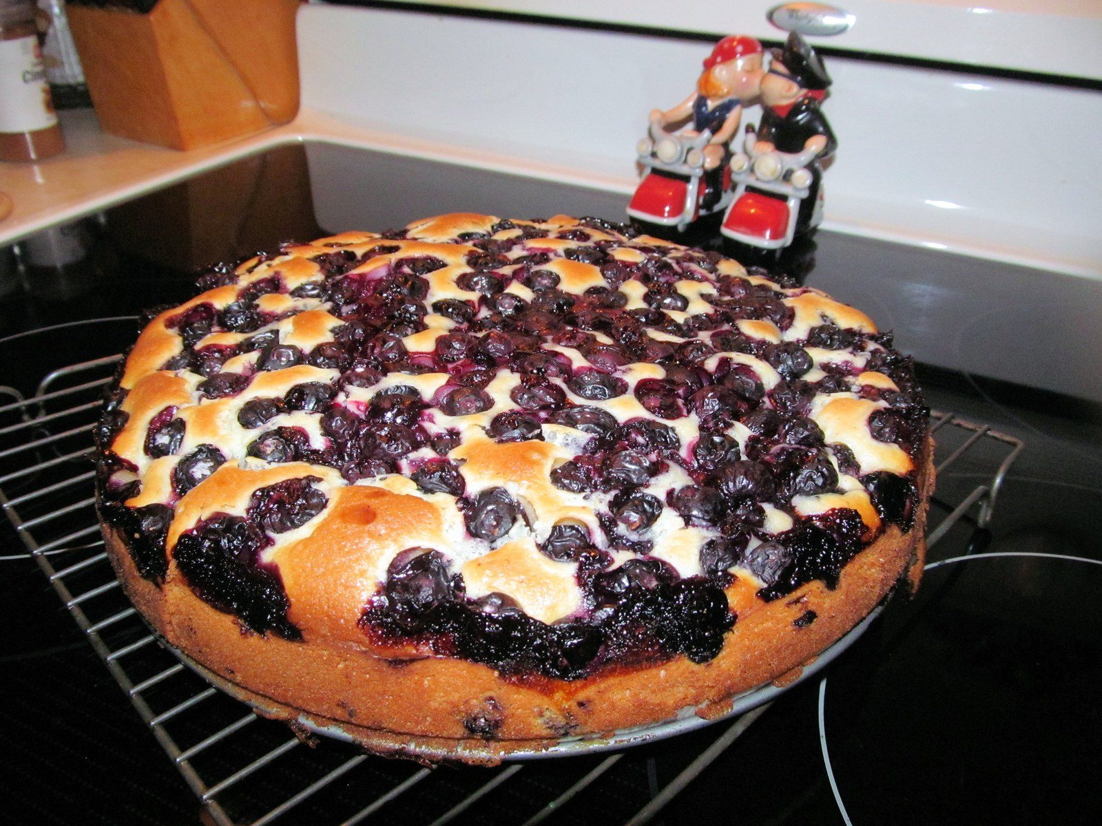 Blueberry Lemon Sourcream Cake