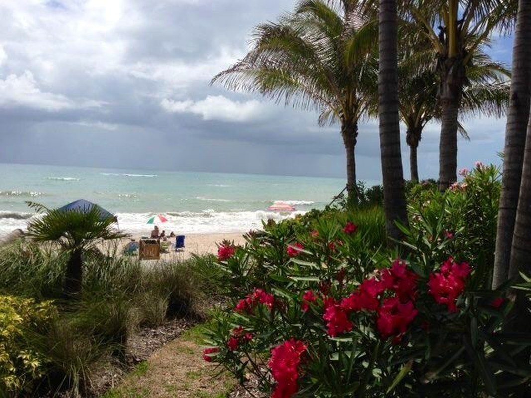 Vero Beach... Left Of Citrus Grill