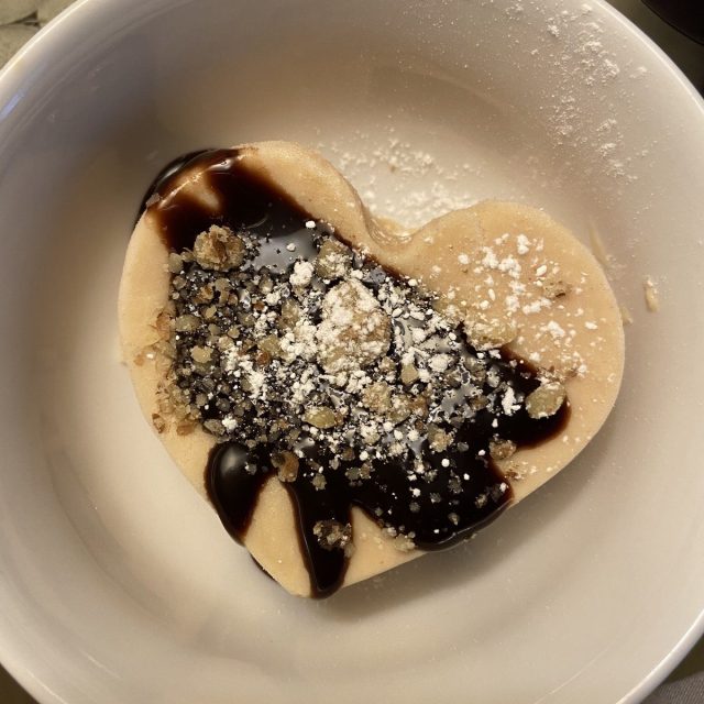 Peanut Butter Frozen Yogurt With Chocolate Sauce